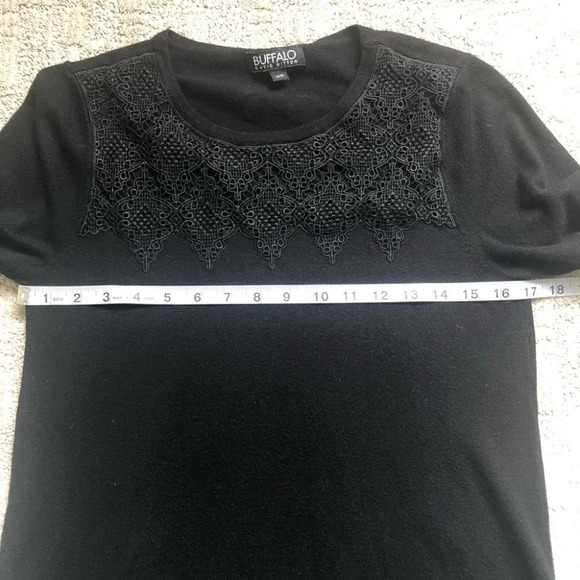 Buffalo David Bitton Sz M Black  Long Sleeve Top with Lace neckline - Picture 6 of 6